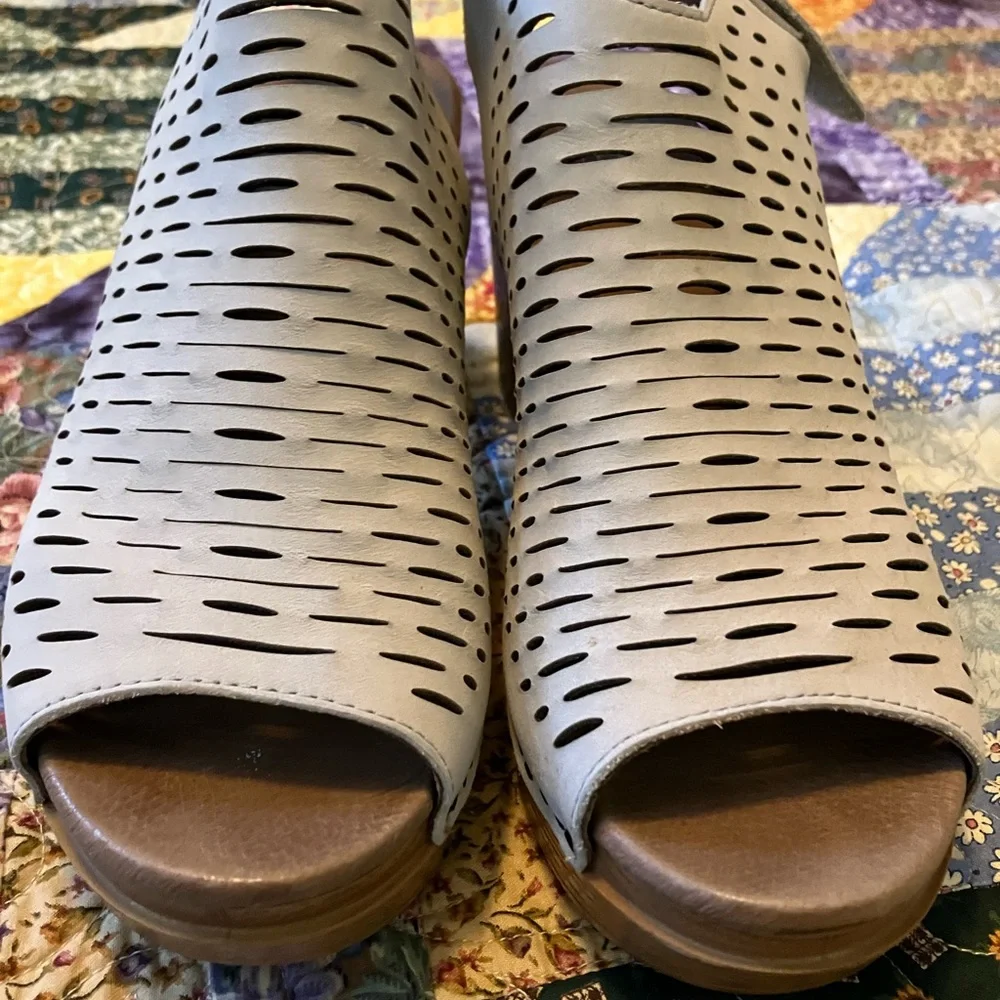 Women's Dansko Cream Peep-Toe Heeled Sandals - Picture 3 of 6